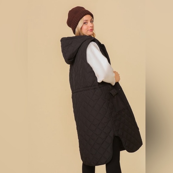 SO SO Cute! Midi Black Quilted Puffer Like Vest - Picture 1 of 7